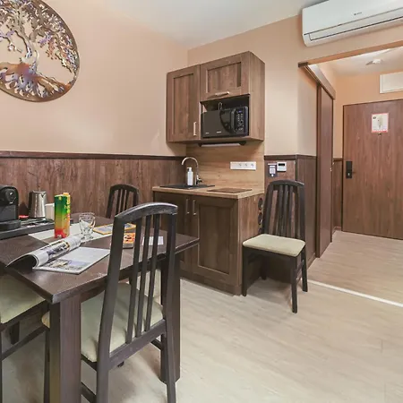 Park Buekfuerdo Otel Bük